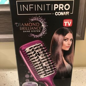 Infinitipro by Connor Diamond Brilliance hot paddle ionic straightening brush